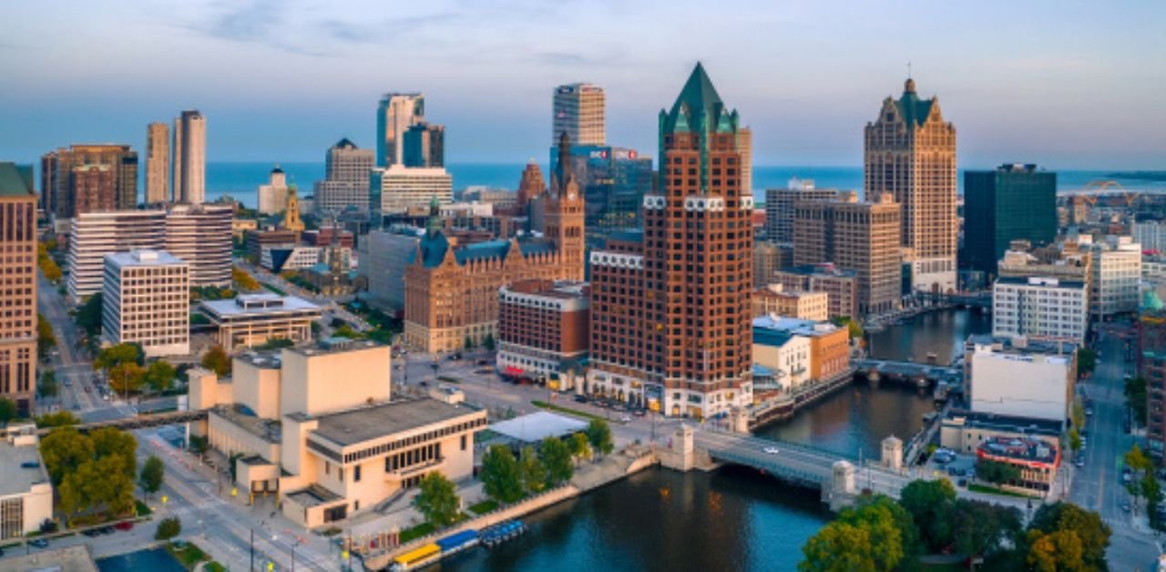 Frontier Airlines Milwaukee Office in Wisconsin