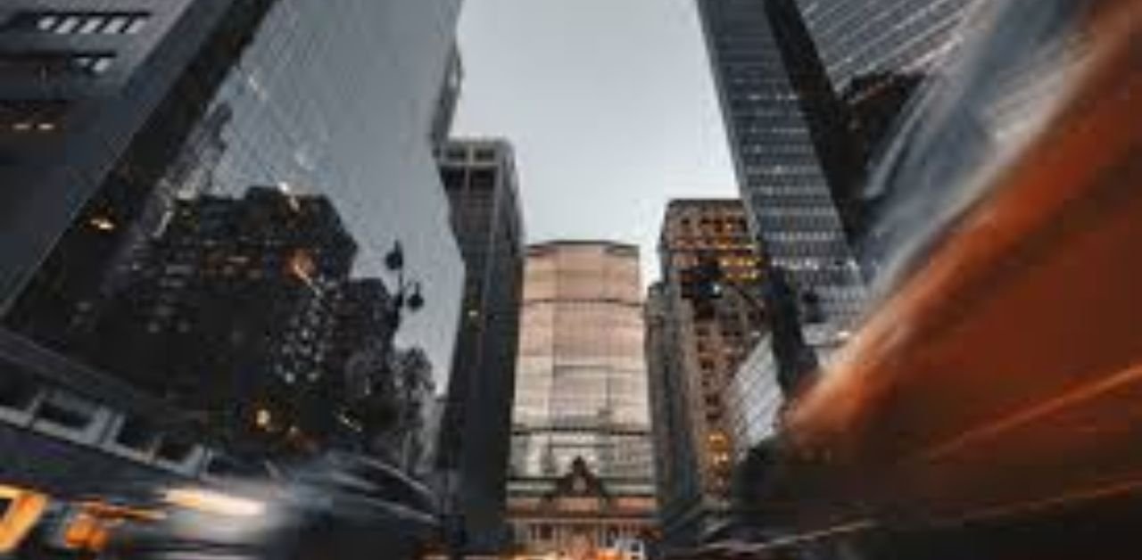 Southern Airways Express Show Low Office